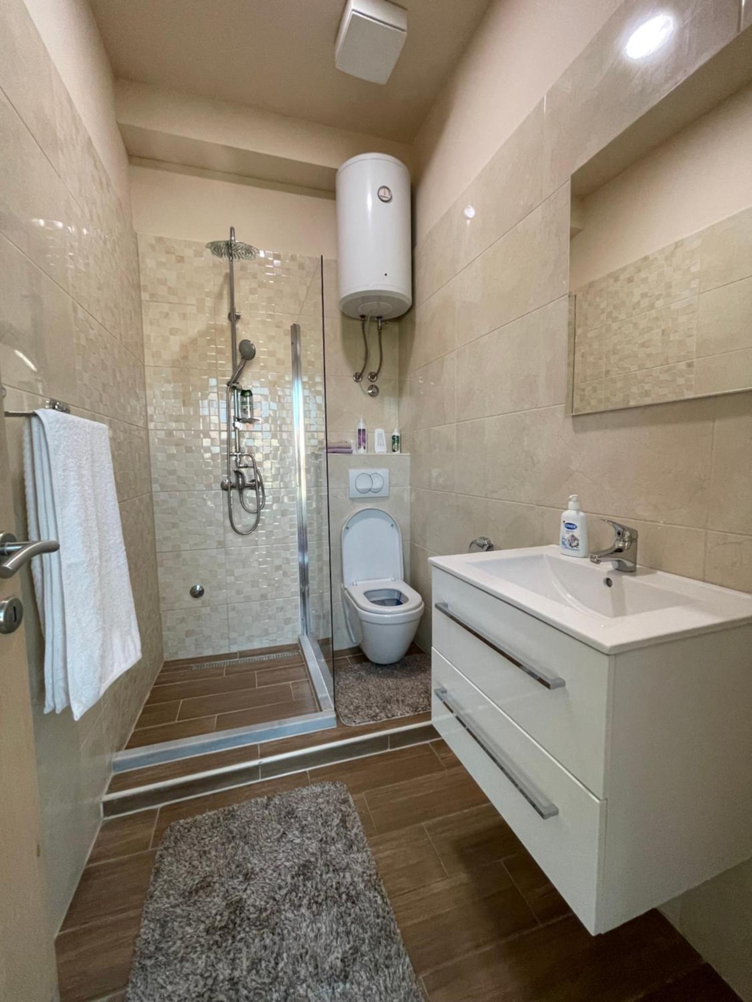Lux Apartments Mostar Esterno foto