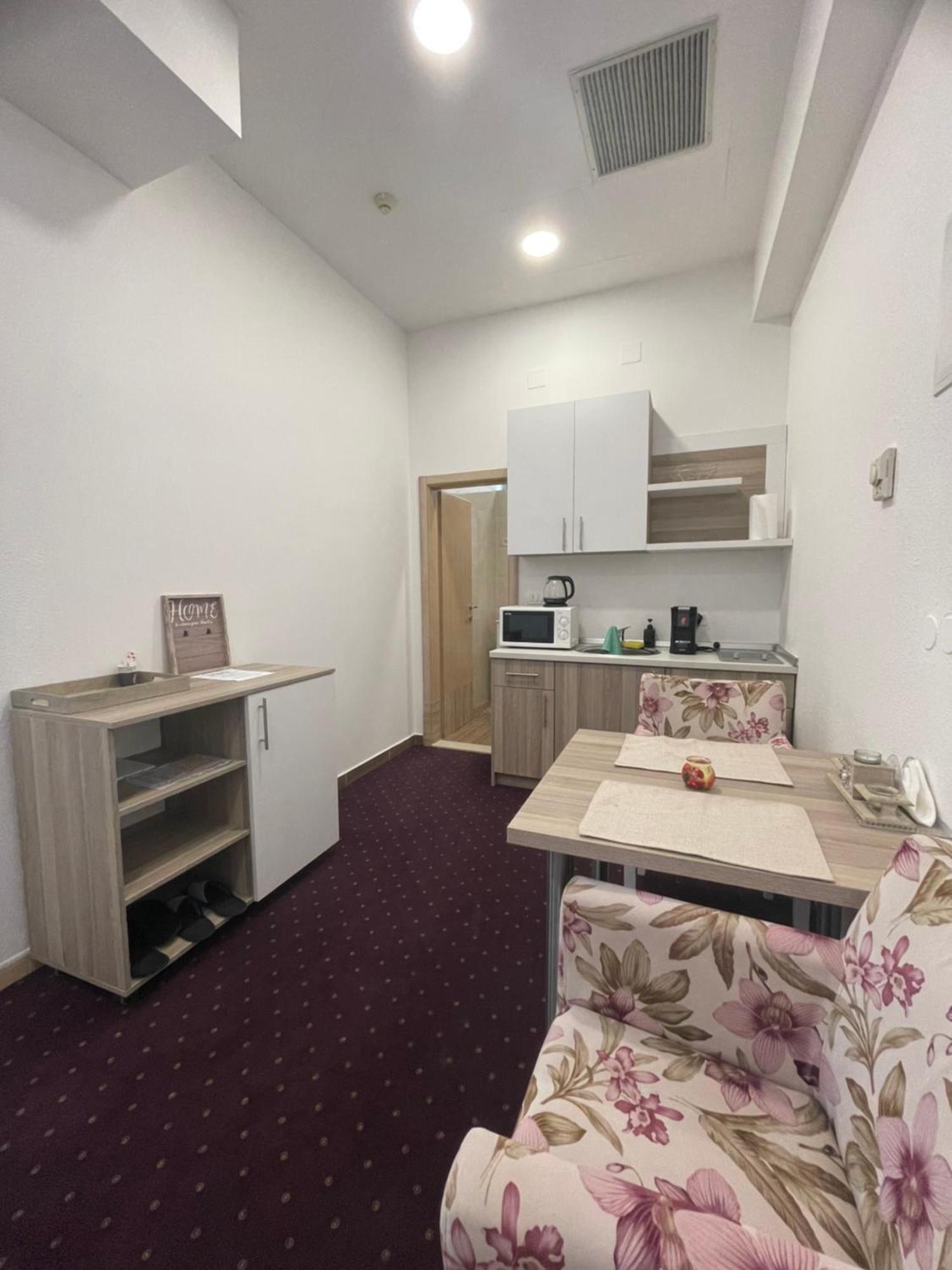 Lux Apartments Mostar Esterno foto