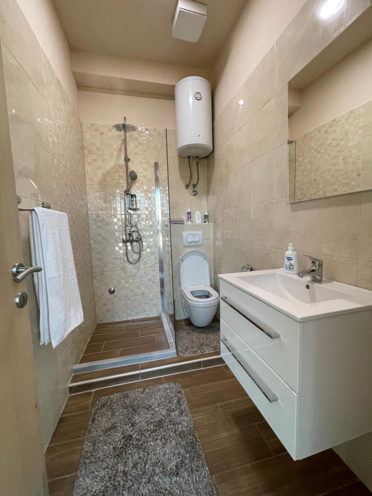 Lux Apartments Mostar Esterno foto